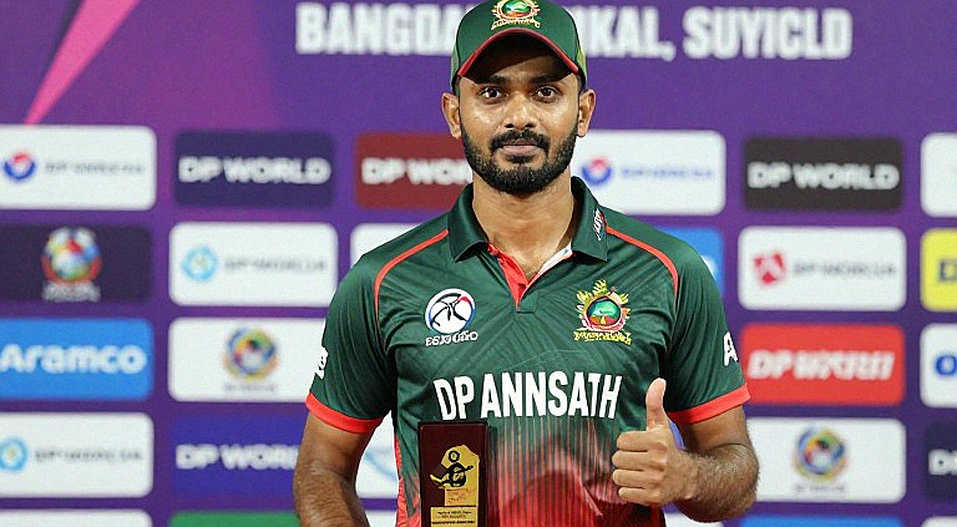 The Scorecard That Speaks in Ranji's Silence: Jharkhand and Delhi Fight for First-Innings Lead The Scorecard That Speaks in Ranji's Silence: Jharkhand and Delhi Fight for First-Innings Lead